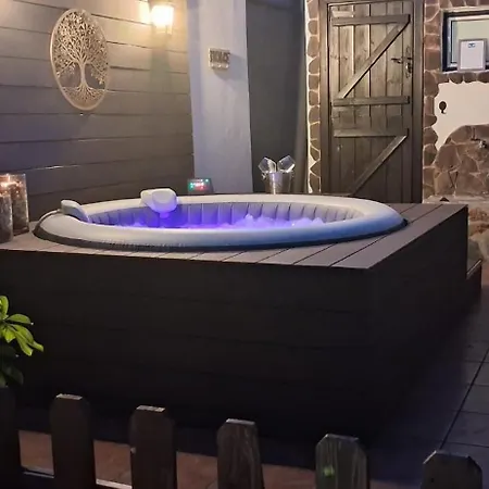 Angels Pathway Con Jacuzzi *