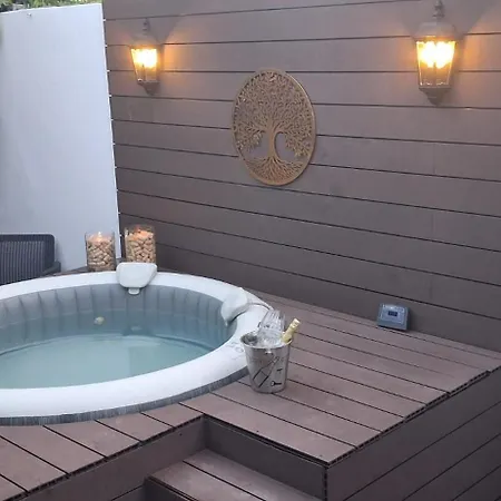 Angels Pathway Con Jacuzzi Alpesi faház